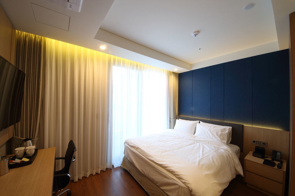 Hwaseong Benikea The H Hotel מראה חיצוני תמונה