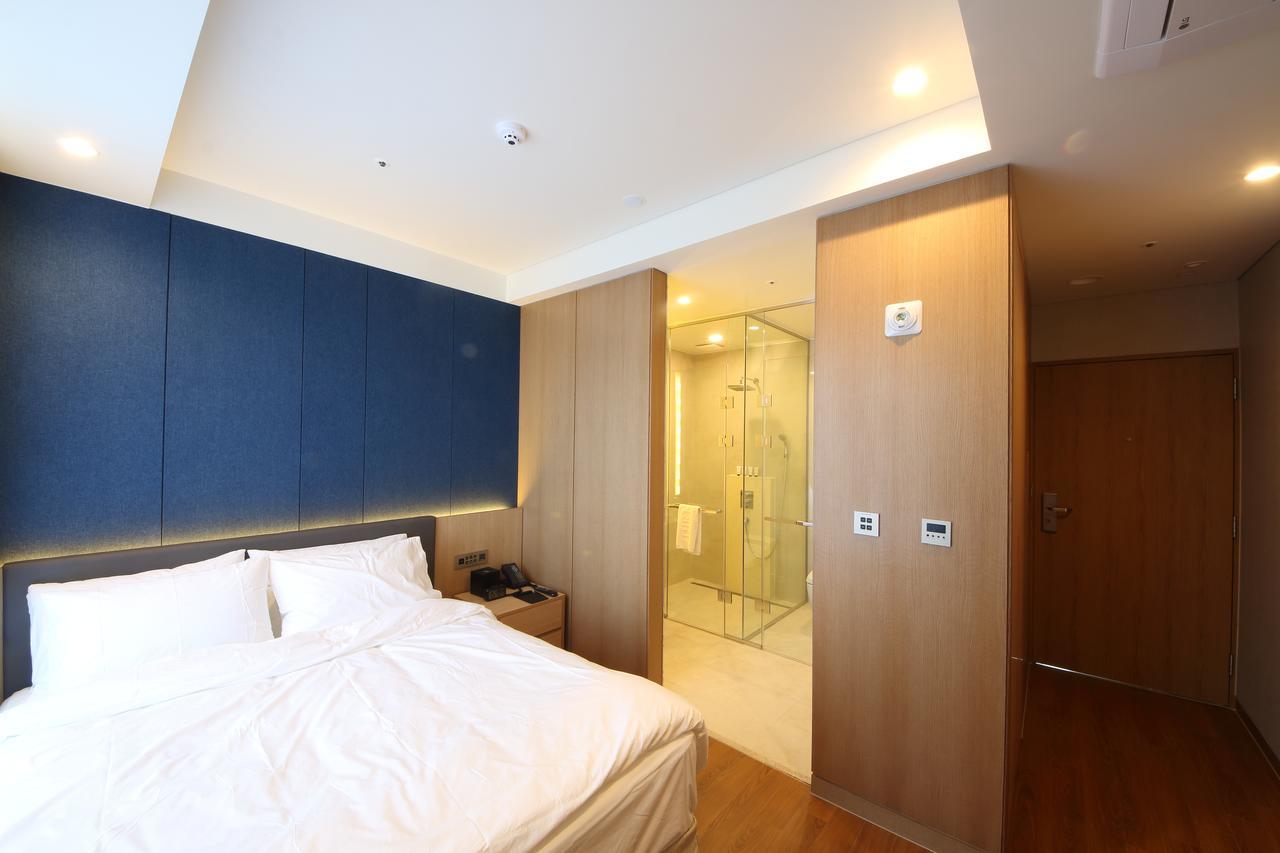 Hwaseong Benikea The H Hotel מראה חיצוני תמונה