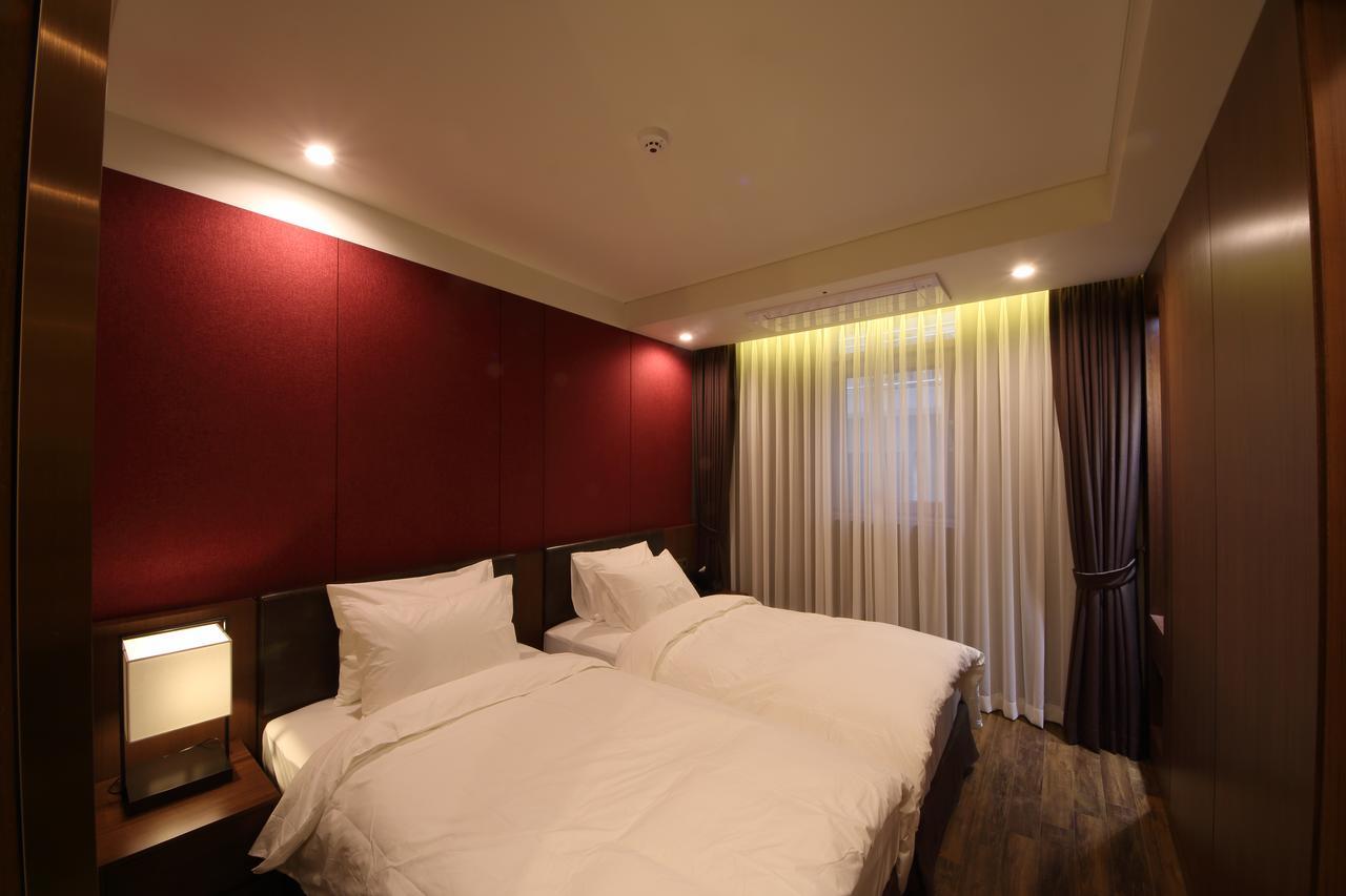Hwaseong Benikea The H Hotel חדר תמונה